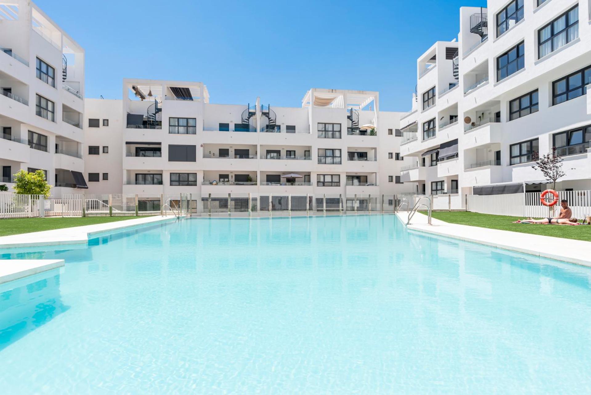 Beautiful 2-Bedroom Apartment Near Center And Beach Estepona Dış mekan fotoğraf