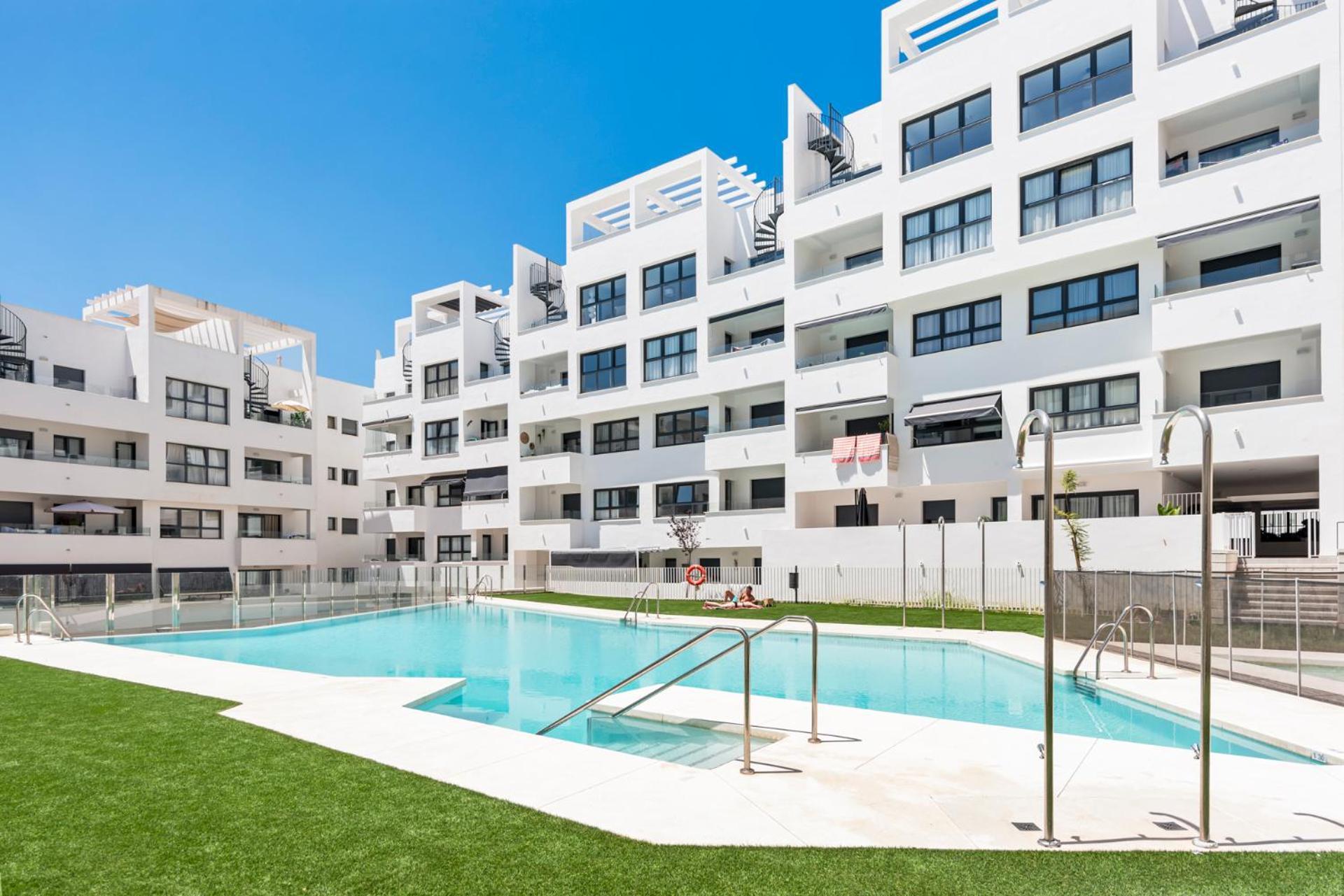 Beautiful 2-Bedroom Apartment Near Center And Beach Estepona Dış mekan fotoğraf